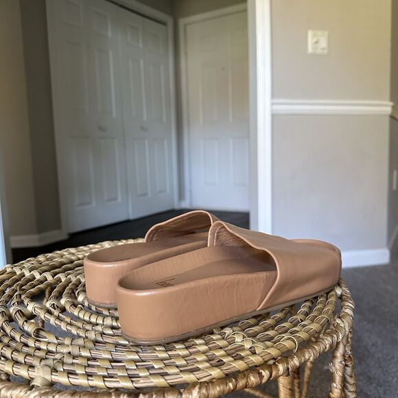 Beek Pelican Leather Platform Sandal in Honey Size 8 ($280) Tan EXCELLENT! - Picture 5 of 15